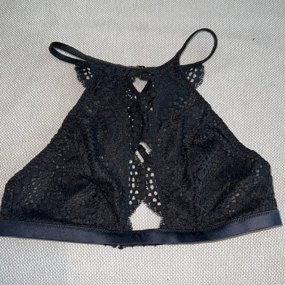 NWT VS Lacy Halter Top